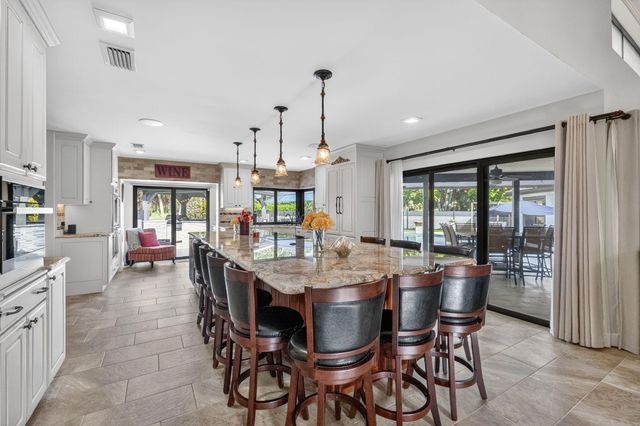 5212 Foxpointe Circle SE, Delray Beach, FL 33445