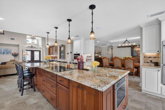 5212 Foxpointe Circle SE, Delray Beach, FL 33445