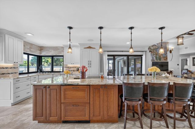 5212 Foxpointe Circle SE, Delray Beach, FL 33445