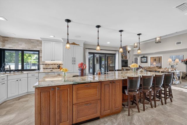 5212 Foxpointe Circle SE, Delray Beach, FL 33445