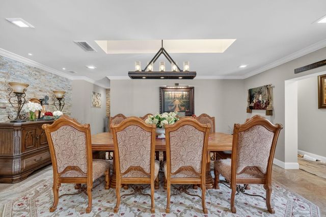 5212 Foxpointe Circle SE, Delray Beach, FL 33445