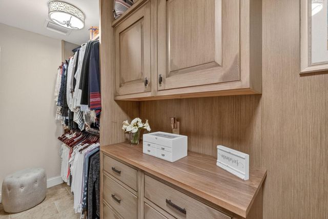 5212 Foxpointe Circle SE, Delray Beach, FL 33445