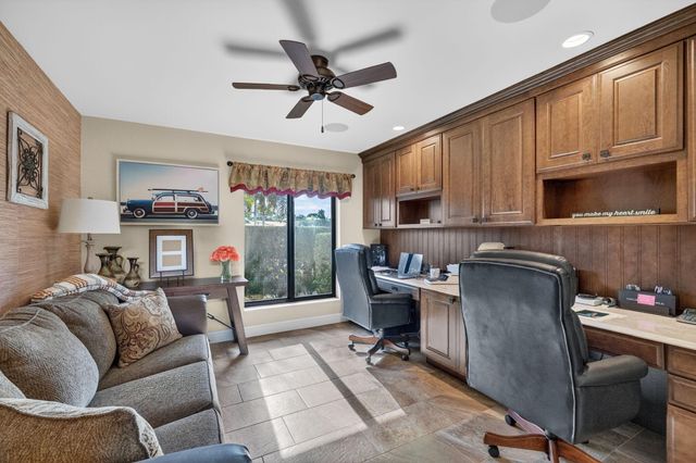 5212 Foxpointe Circle SE, Delray Beach, FL 33445