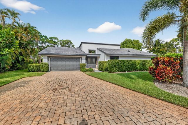 5212 Foxpointe Circle SE, Delray Beach, FL 33445