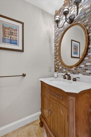 5212 Foxpointe Circle SE, Delray Beach, FL 33445