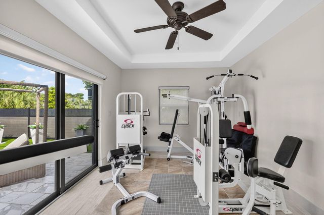 5212 Foxpointe Circle SE, Delray Beach, FL 33445