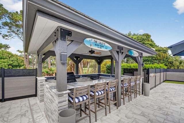 5212 Foxpointe Circle SE, Delray Beach, FL 33445