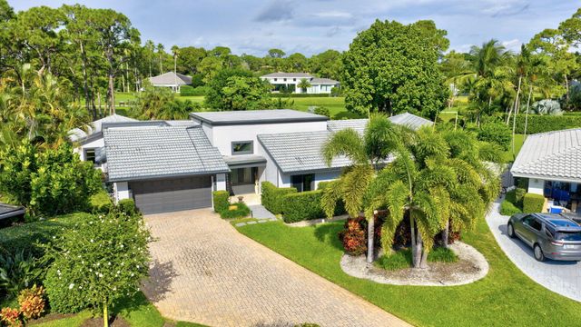5212 Foxpointe Circle SE, Delray Beach, FL 33445