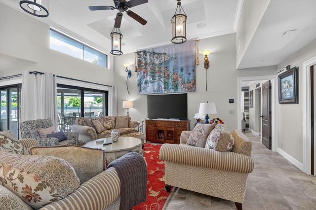 5212 Foxpointe Circle SE, Delray Beach, FL 33445