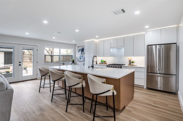 3883 Antigua Circle, Dallas, TX 75244