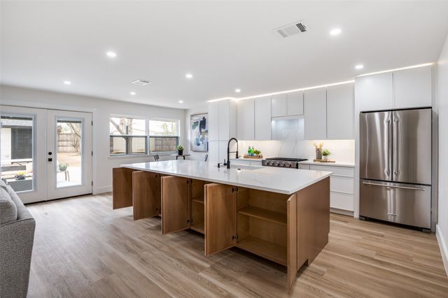 3883 Antigua Circle, Dallas, TX 75244