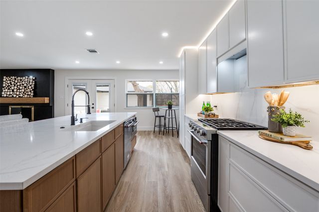 3883 Antigua Circle, Dallas, TX 75244