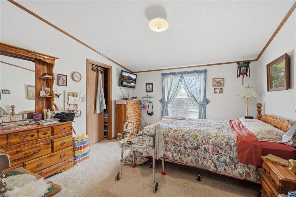 Image 12 of property listing at 1041 220th Avenue, New Richmond, WI 54017