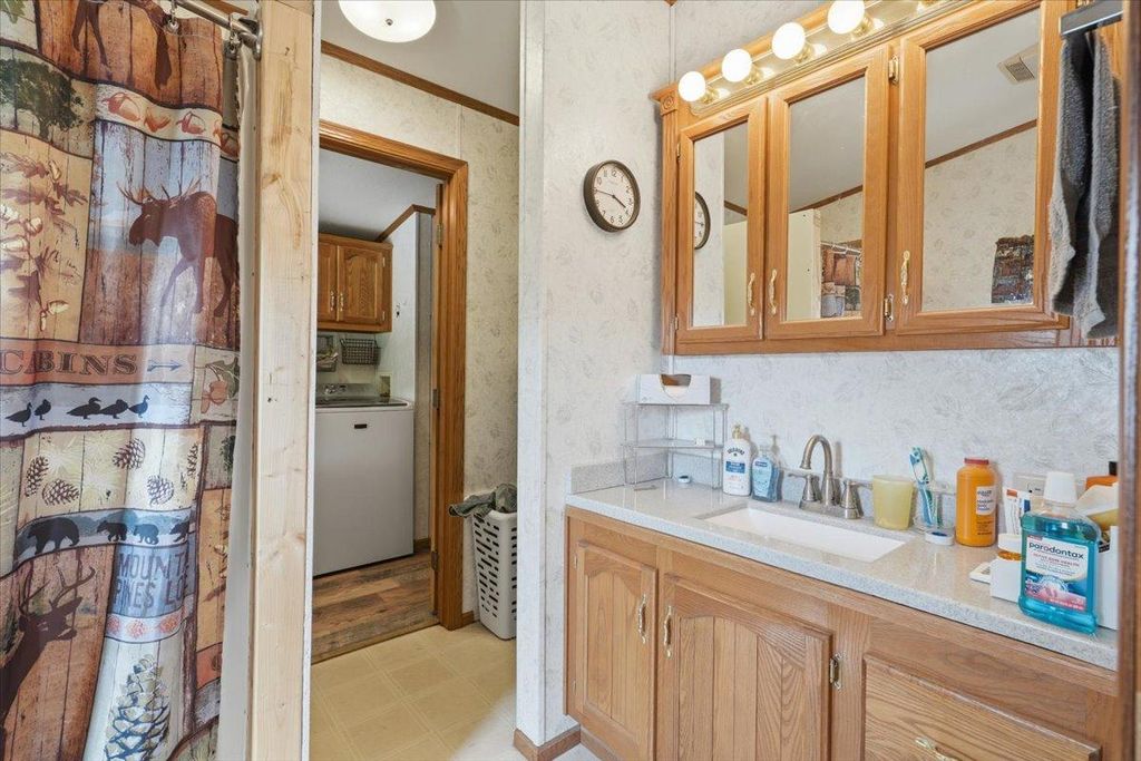 Image 13 of property listing at 1041 220th Avenue, New Richmond, WI 54017