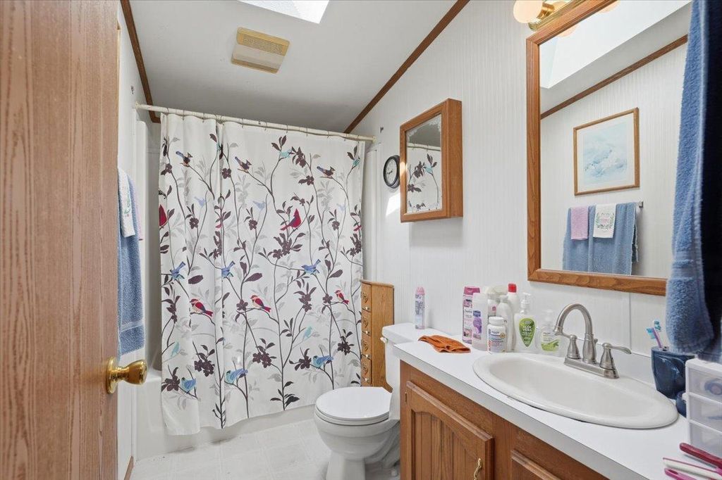 Image 14 of property listing at 1041 220th Avenue, New Richmond, WI 54017