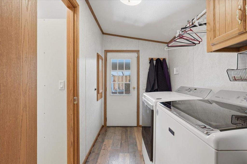Image 16 of property listing at 1041 220th Avenue, New Richmond, WI 54017