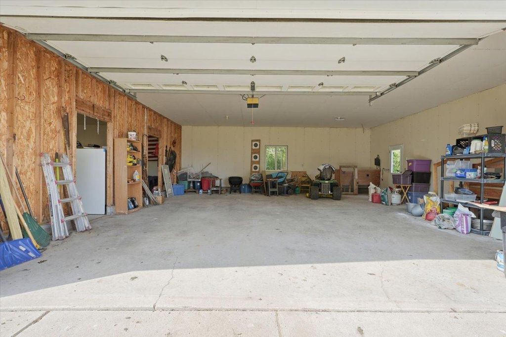 Image 18 of property listing at 1041 220th Avenue, New Richmond, WI 54017