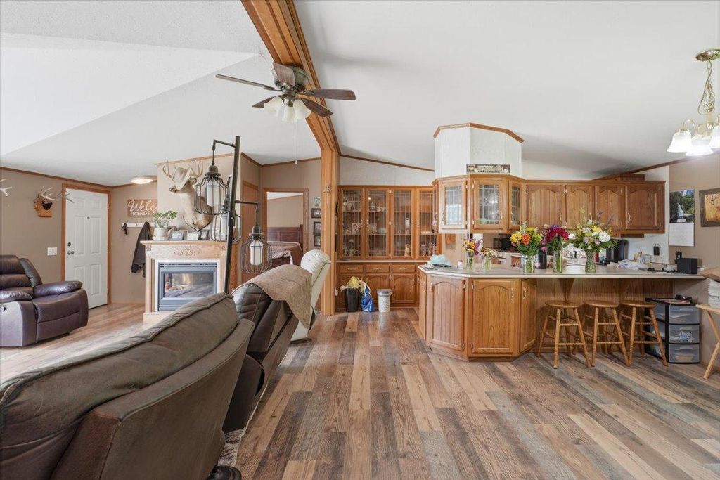 Image 3 of property listing at 1041 220th Avenue, New Richmond, WI 54017