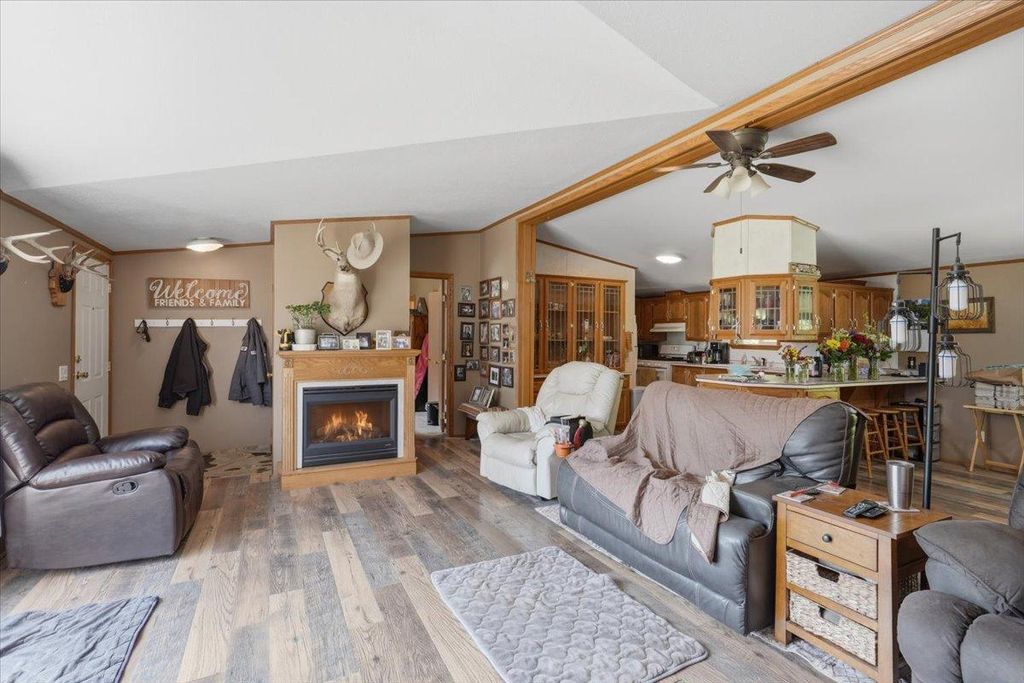 Image 7 of property listing at 1041 220th Avenue, New Richmond, WI 54017