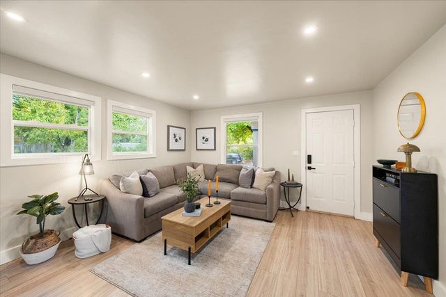 1240 Live Oak, Auburn, CA 95603