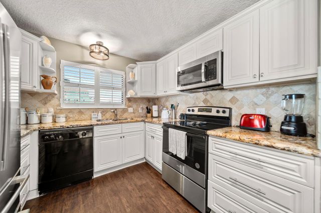 22819 Gulf Drive, Galveston, TX 77554