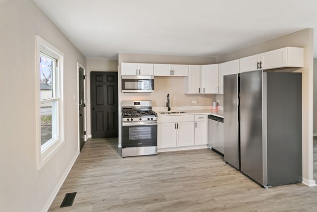 21704 CLYDE Avenue, Sauk Village, IL 60411