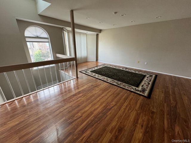 13 Nottingham Court, Nanuet, NY 10954