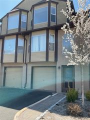 13 Nottingham Court, Nanuet, NY 10954