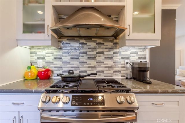 626 E Orange Grove Avenue 204, Burbank, CA 91501