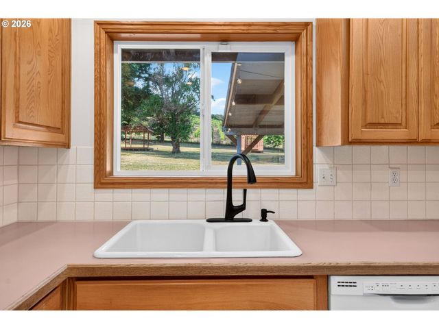 45643 Sw ETTERS Rd, Gaston, OR 97119