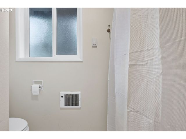 45643 Sw ETTERS Rd, Gaston, OR 97119