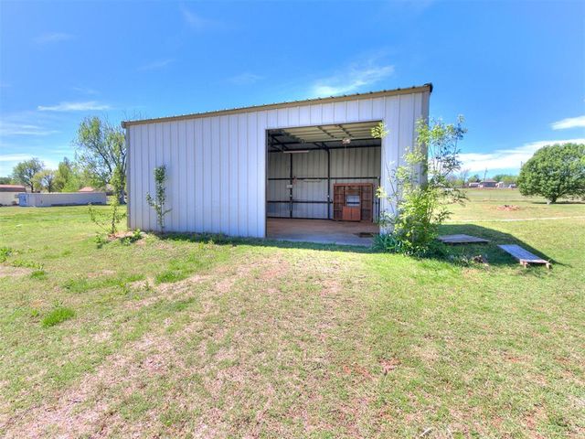 880 Cottontail RD, Tuttle, OK 73089
