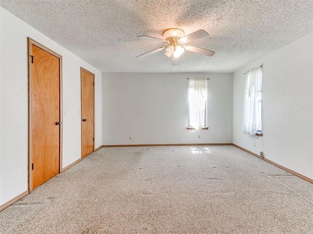 880 Cottontail RD, Tuttle, OK 73089