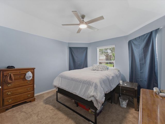 597 Creekview Drive, Azle, TX 76020