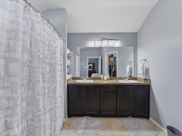 597 Creekview Drive, Azle, TX 76020