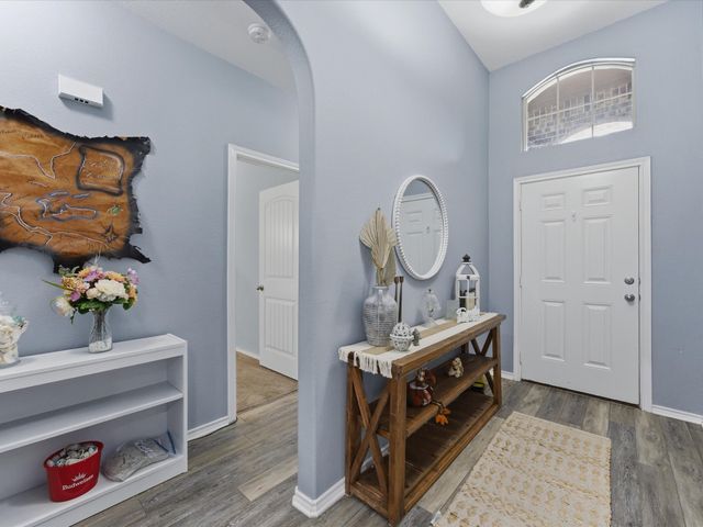 597 Creekview Drive, Azle, TX 76020