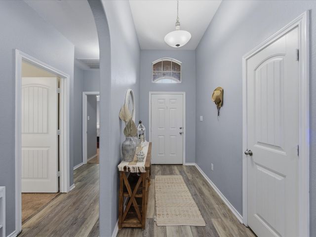 597 Creekview Drive, Azle, TX 76020
