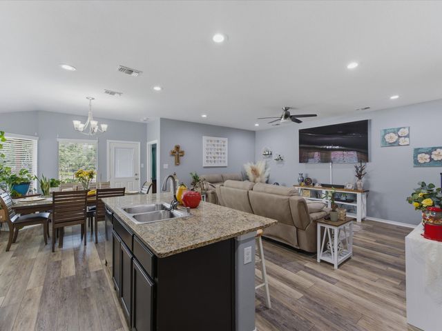 597 Creekview Drive, Azle, TX 76020