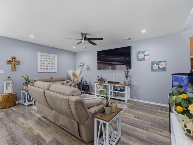 597 Creekview Drive, Azle, TX 76020