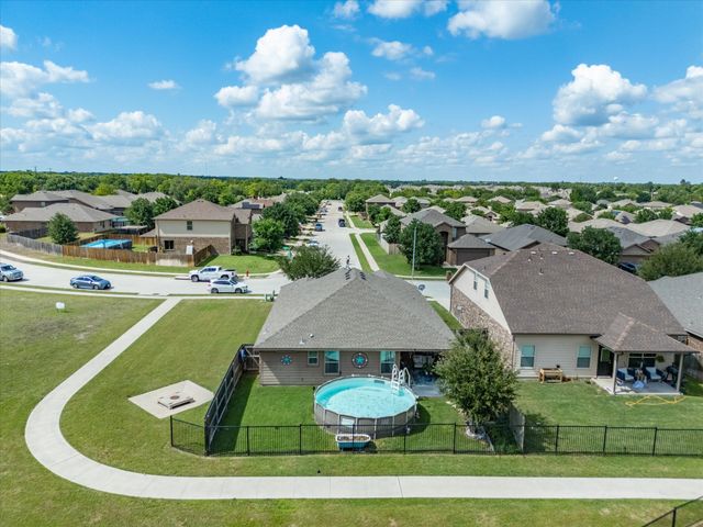 597 Creekview Drive, Azle, TX 76020