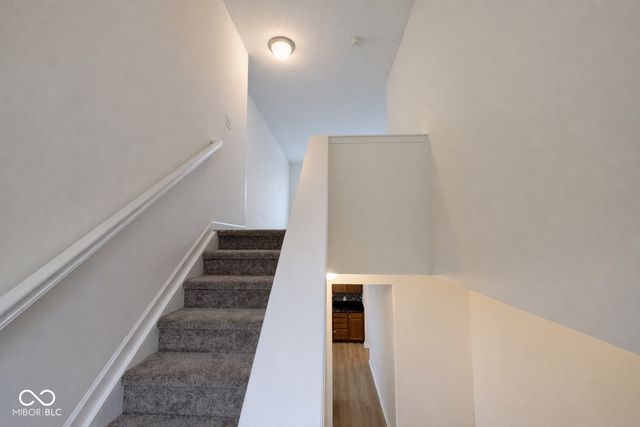 2363 Shadow Bend Drive, Columbus, IN 47201