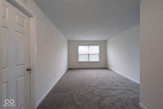 2363 Shadow Bend Drive, Columbus, IN 47201