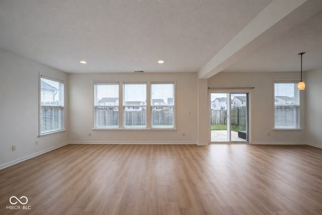 2363 Shadow Bend Drive, Columbus, IN 47201