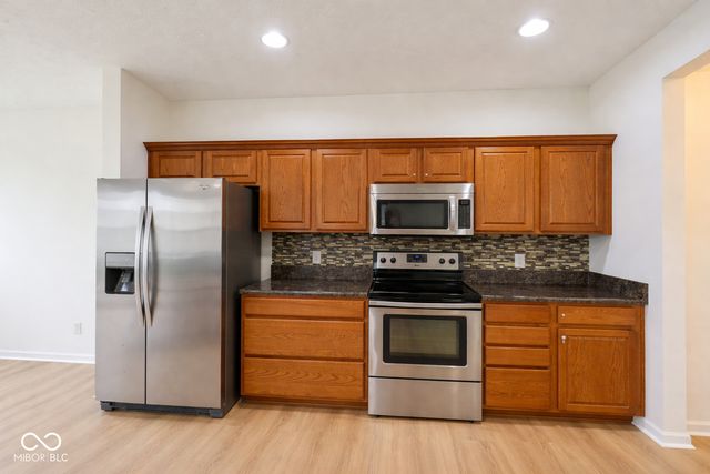 2363 Shadow Bend Drive, Columbus, IN 47201