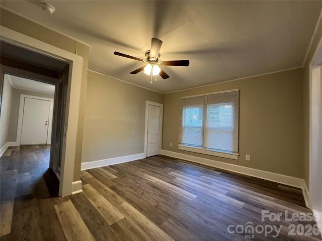 904 W 6th Avenue, Gastonia, NC 28052