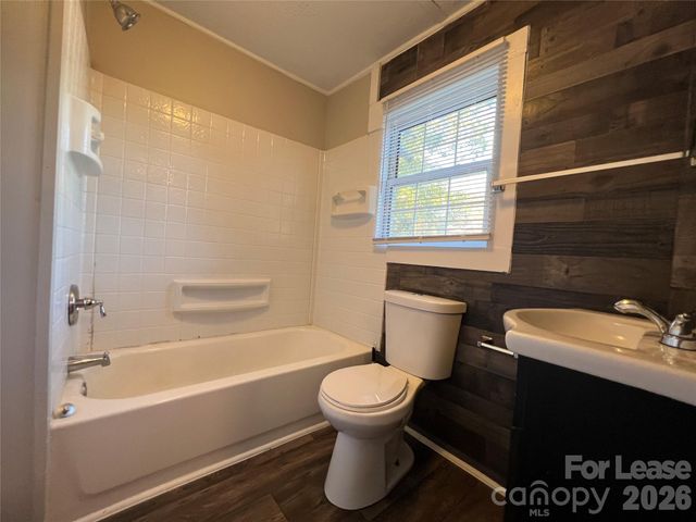 904 W 6th Avenue, Gastonia, NC 28052