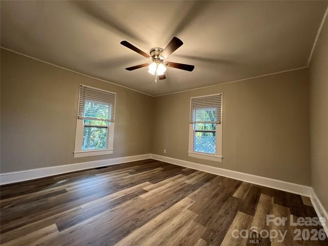 904 W 6th Avenue, Gastonia, NC 28052