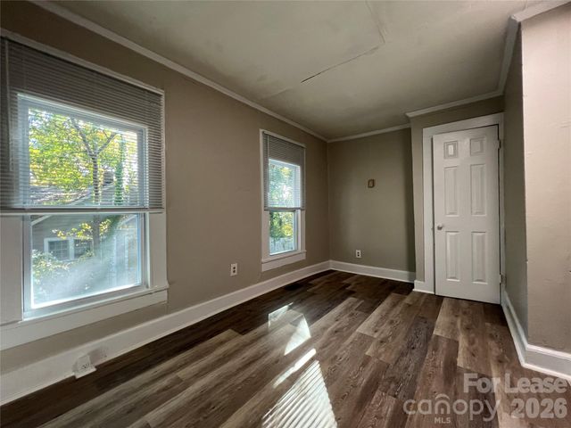 904 W 6th Avenue, Gastonia, NC 28052