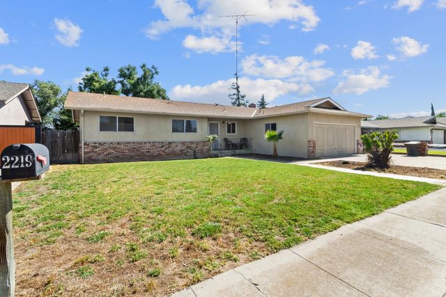 2219 Vernon Dr, Escalon, CA 95320