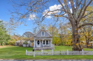 9 Mansion Street, West Harwich, MA 02671